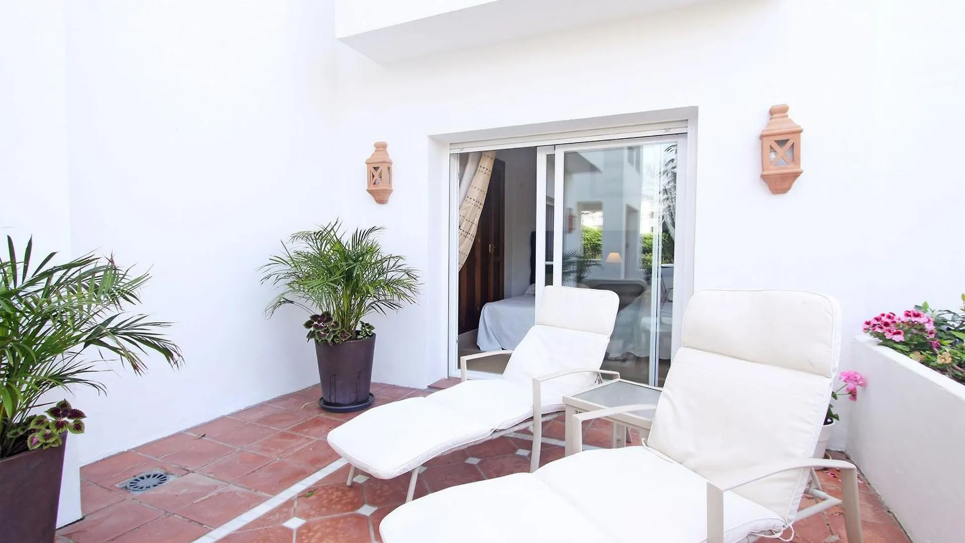 1126 Beachfront High Standard Apartment With Terrace Estepona Spagna
