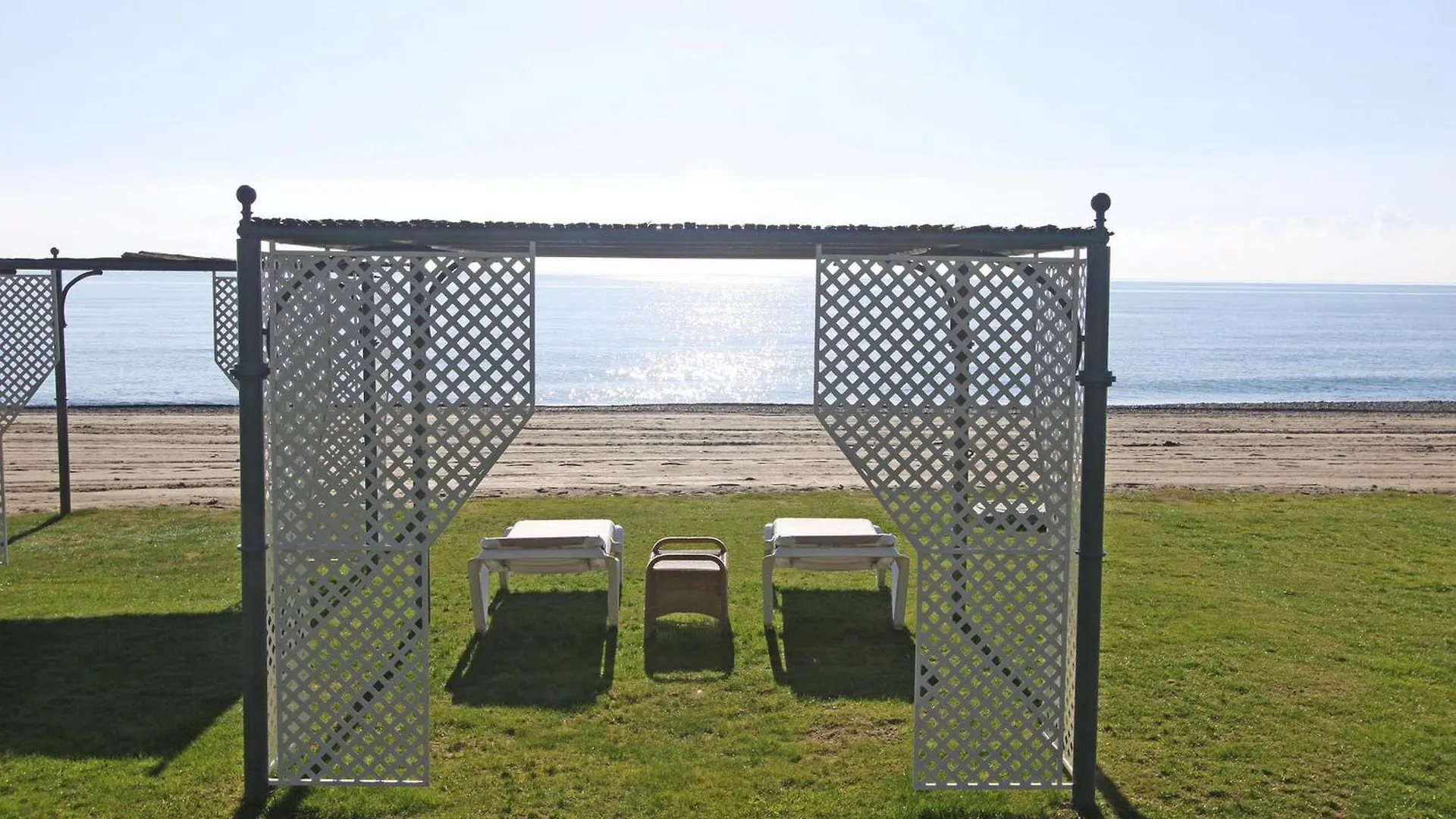 1126 Beachfront High Standard Apartment With Terrace Estepona