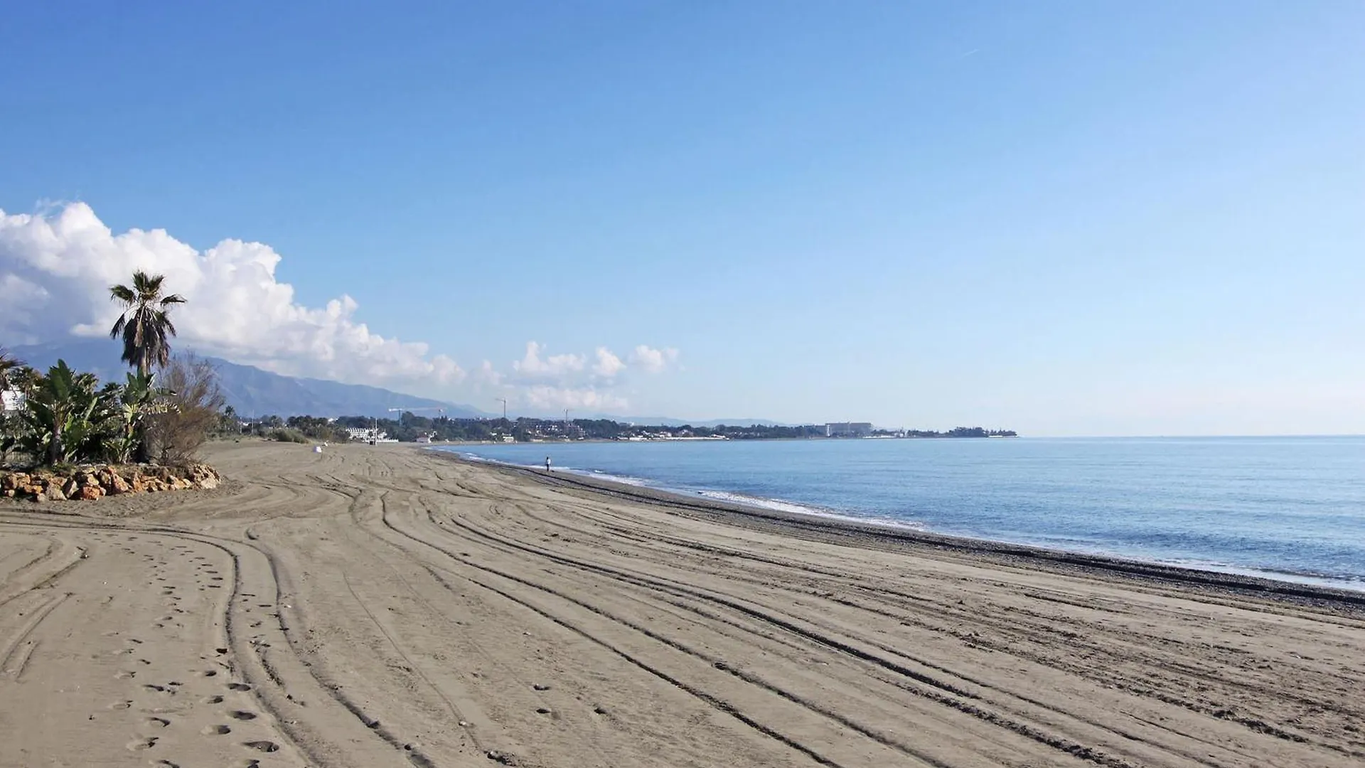 1126 Beachfront High Standard Apartment With Terrace Estepona