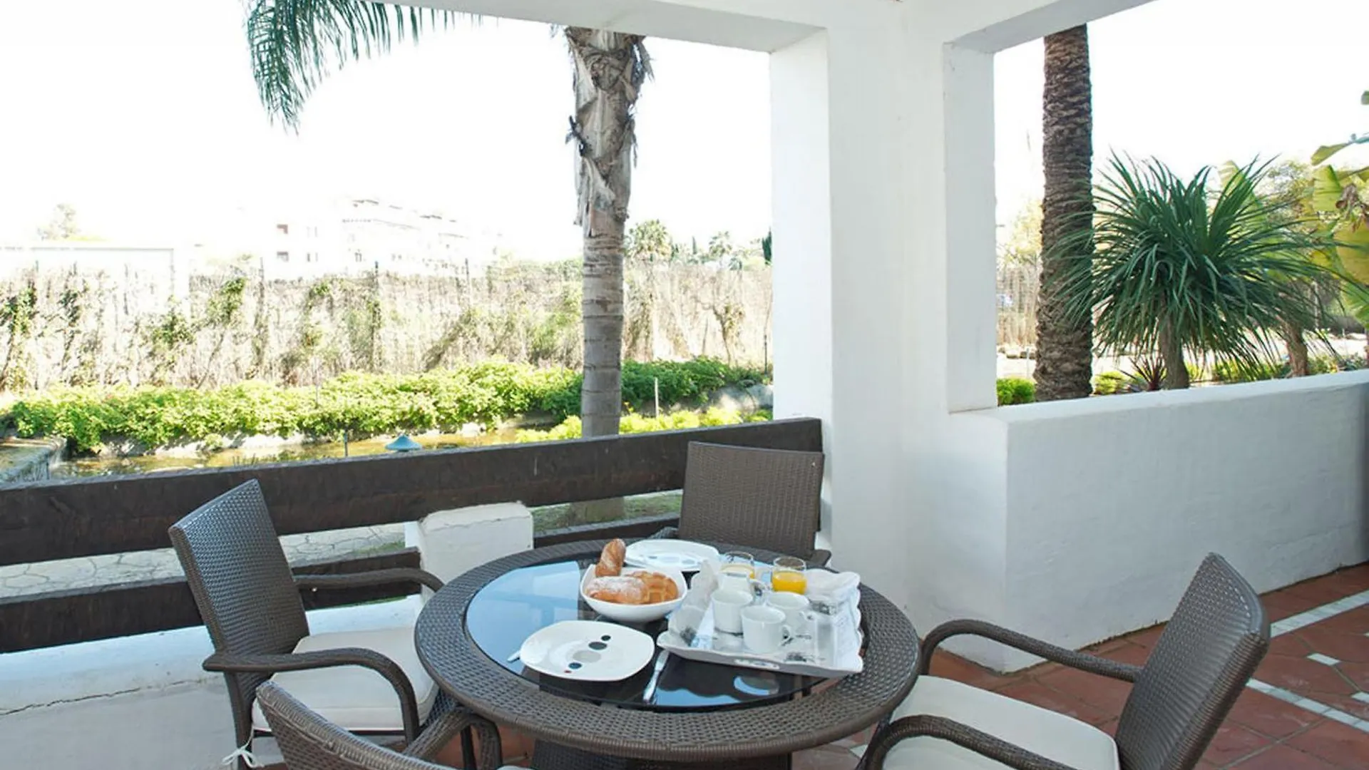 1126 Beachfront High Standard Apartment With Terrace Estepona